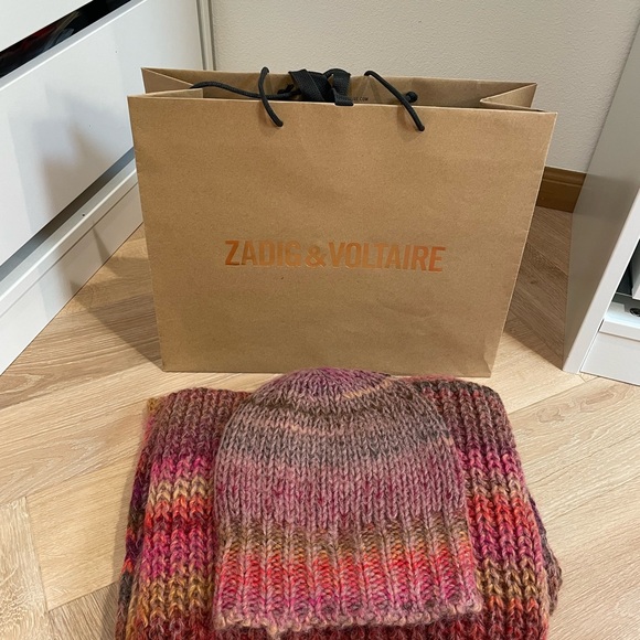 NWOT Zadig & Voltaire Vibrant Knit Beanie and Scarf Set Made In Italy - Picture 4 of 8